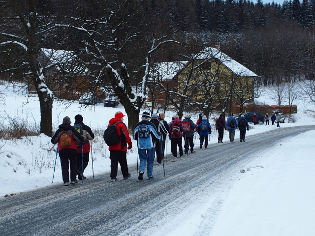 Z Tradičního zpívání na Háji spojeného se sásobováním rozhledny.Vedl Jan Fričar,foto Vojta Krejčí