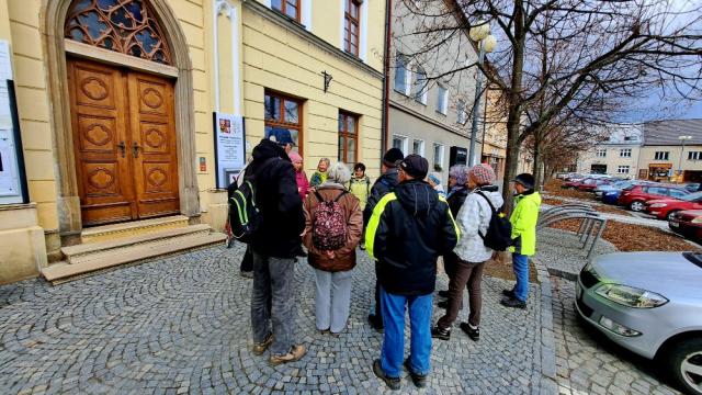 Z vycházky Za památkami Loštic. Vedla Jitka Štáblová, foto Mojmír Kalužík
