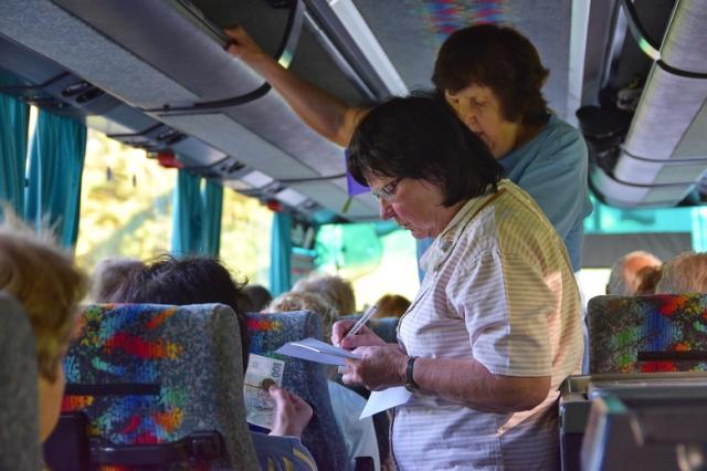Z akce Autobusem na Raduň foto V. Krejčí a H. Vágnerová