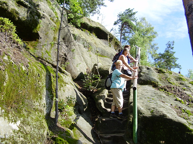 Z pobytu na Děčínsku. 23. - 29. 8. 2010  Vedla Bohunka, foto - účastnice akce.