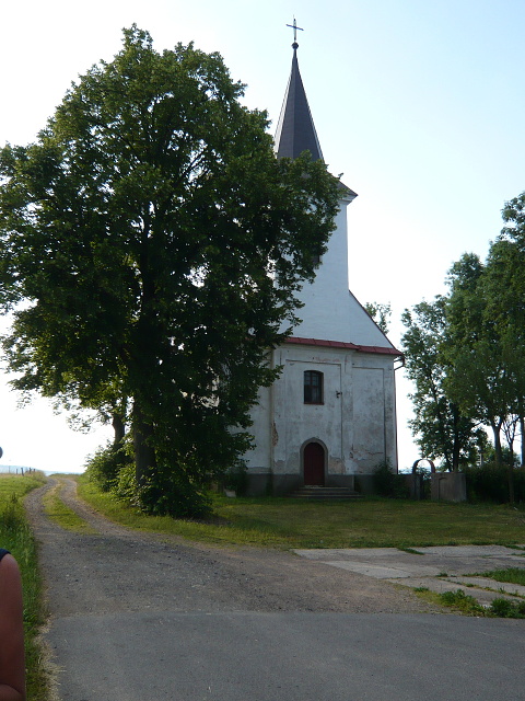 Z vycházky - Na rozvodí. Vedla a fotila Slávka Krejčí