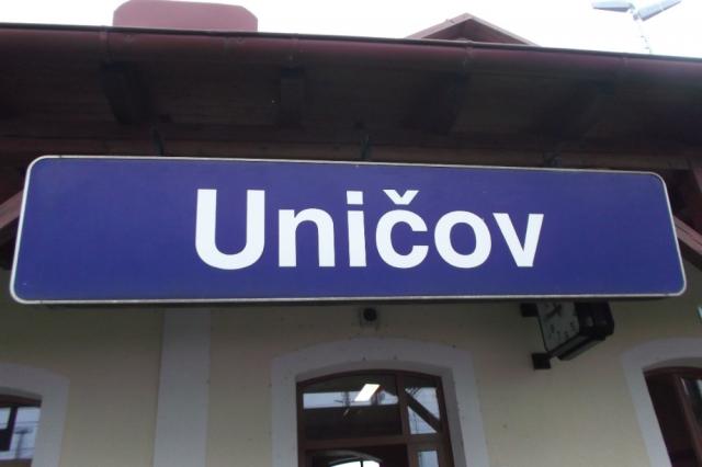 Z vycházky - Uničov. Vedla J. Štáblová, foto J. Dvořáková a M. Kalužík