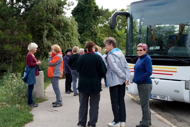Putování okolo Brněnské přehrady. VedliZ. Daňková a F. Ondráček, foto Vlasta Vidrmanová a Vojta Krejčí