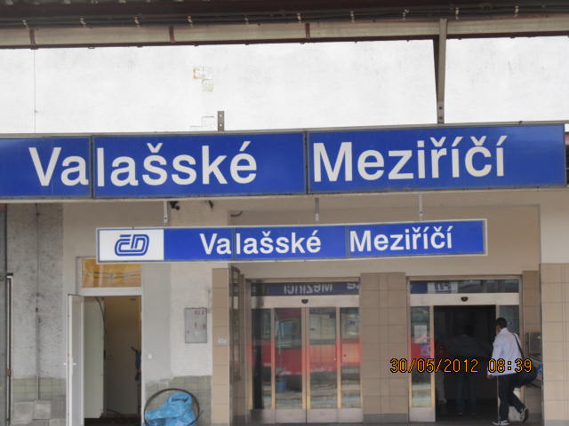 Z vycházky - Hřebenovkou do Rožnova_vedl Zenáhla, foto Vlasta Vidrmanová
