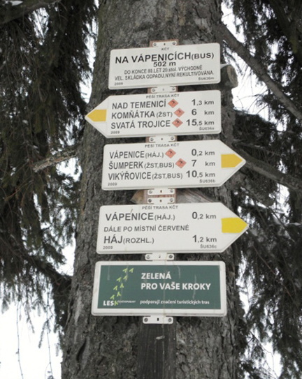Z vycházky - Sejdeme se na rozhledně. Vedl Jan Fričar. Foto Veverka
