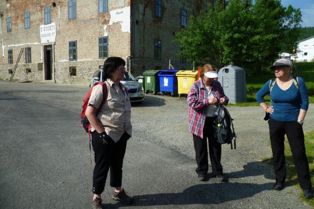 Z vycházky Rudoltice, Traťovka, Vikýřovice. Vedla Zdeňka Daňková, foto Jana Dvořáková a Eva Doležalová