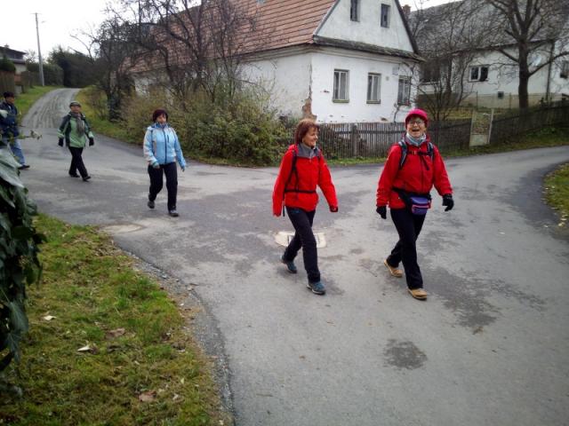 Z vycházky - Drozdov. Vedla Anička Flašarová, foto A. Flašarová, V. Prokop, Voj. Krejčí