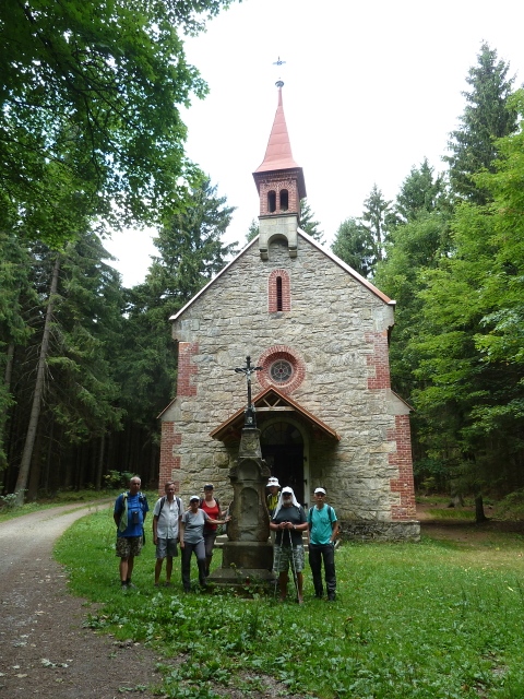 Z vycházky Kolem Svaté Trojice. Vedla Slávka Krejčí, foto Sl. Krejčí a Jarka Pospíšilová