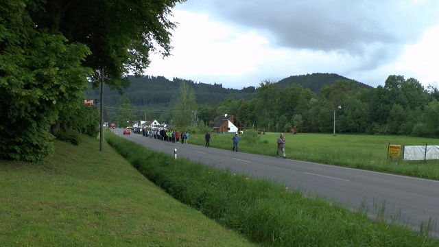 Z vycházky -  Po stopách Kleinů. Vedla Jiřina Skřivánková, foto .Pepa Horáček a Mojmír Kalužík
