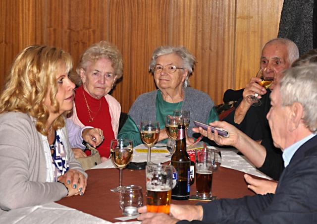 Z Ukládání pohorek. Foto Pepa Horáček a Pavel Blaha