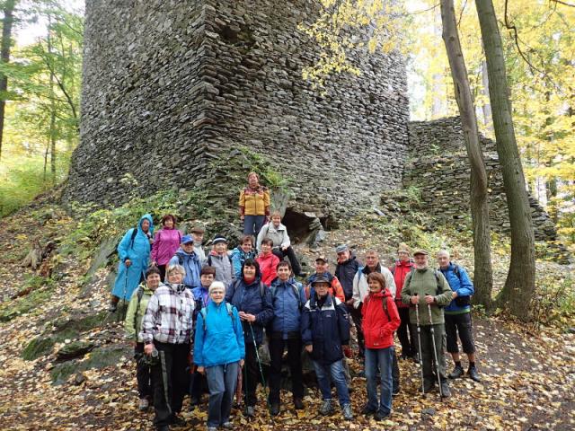 Z vycházky - Na Nový hrad s Dr. Gošem, vedla J. Štáblová, foto Mojmír Kalužík