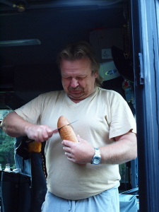 Řidič tvrdej chleba má.