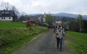 Z Polubného na Souš. Na obzoru rozhledna Štěpánka
