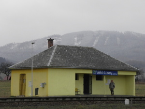 Jirka nás opustil na zastávce a jel domů.