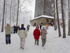 NOVOROČNÍ VÝSTUP NA HÁJ  32.ročník.  foto Vojta