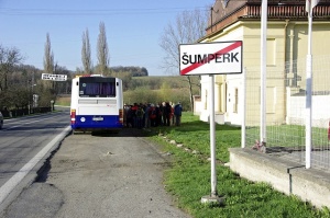 První zastávka byla u židovského hřbitova v Šumperku