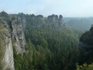Ze zájezdu - České Švícarsko_Den 3._vedli Z.Daňková a F. Ondráček, foto V.Vidrmanová+S.Krejčí