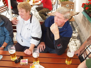 Po namáhavém dni vypijete i zdejší pivo.