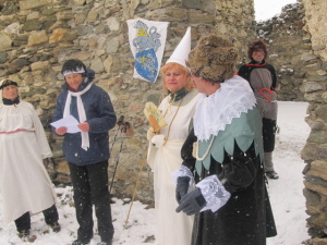 Tunkl: Jste jako růže, moje krásná paní,
                 miluji vás, splním vám každé přání.