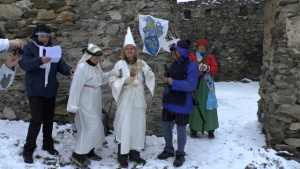 do náruče své chůvy klesla
      	 a hrůzný obraz náhle zmizel.