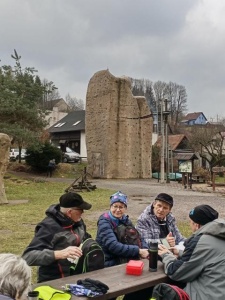 Z vycházky NS Údolí sejfů. Vedl Vladimír Prokop, foto Zd. Přikrylová, An. Flašarová a Vl. Prokop