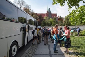 Z autobusové akce Wroclaw. Vedly Hana Adámková a Jiřka Skřivánková, foto Pavel Blaha, Slávka a Vojta Krejčí