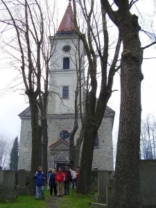 Hřbitov a kostelík v Polubném