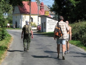 Pozvání na občerstvení zrychluje krok.