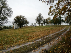 Alej s kapličkami.
