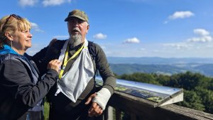Vápenice - Mikulčin vrch - Malý Lopeník - Veľký Lopeník - Lopeník