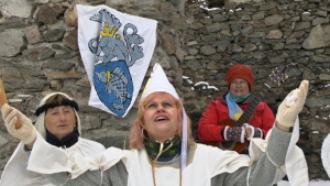 naříká, hledíc ku měsíci