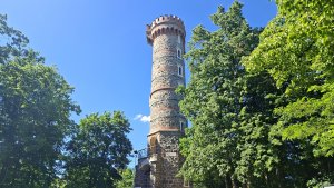 Krnov - Cvilín - zřícenina hradu Šelenburk - rozhledna Hanse Kudlicha - Úvalno