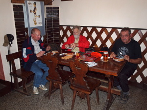 Noční pochodníci po 50 km