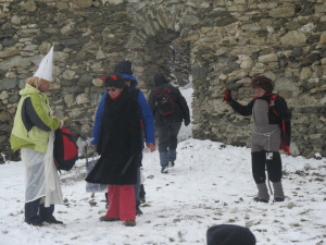 A pryč