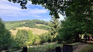 Vápenice - Mikulčin vrch - Malý Lopeník - Veľký Lopeník - Lopeník